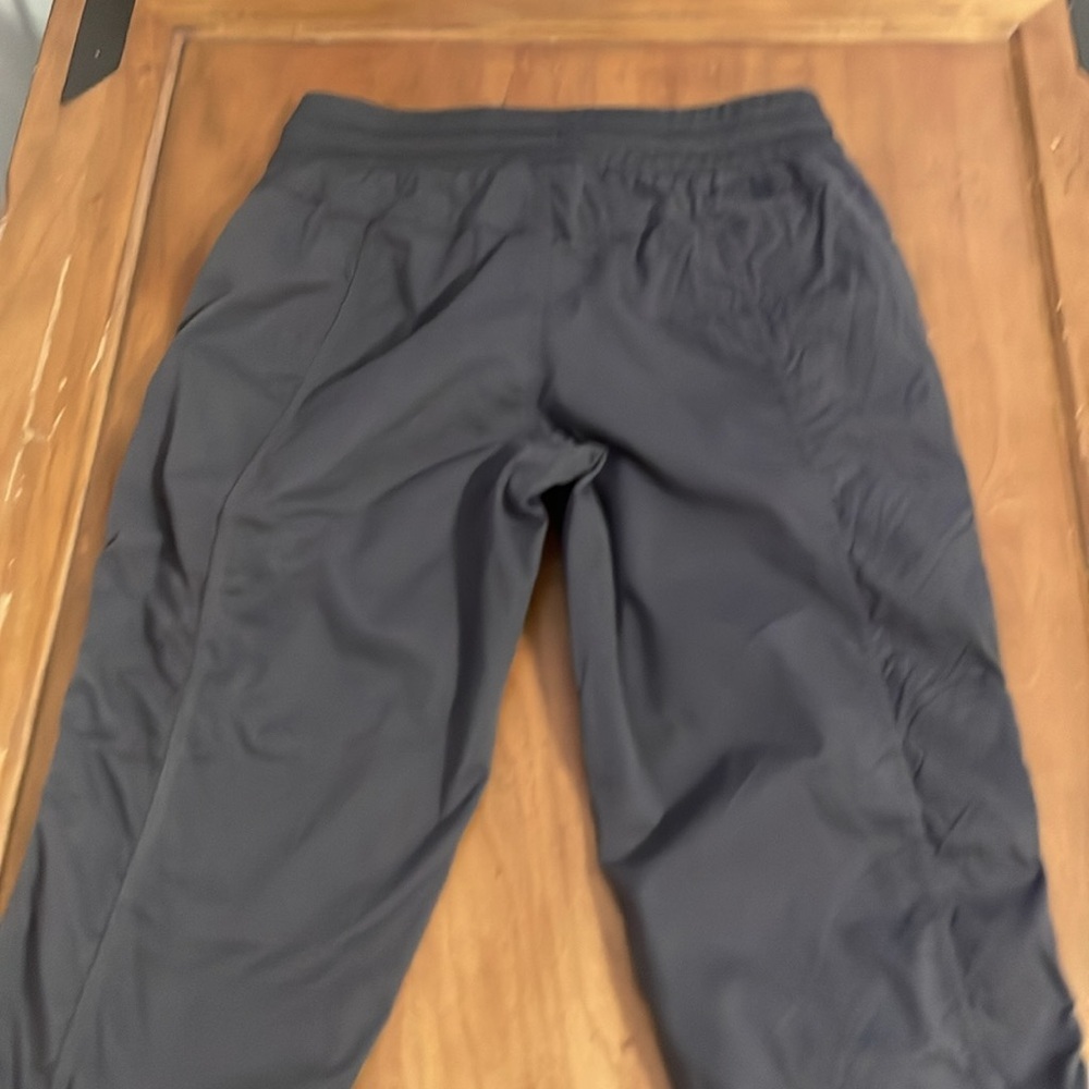 The North Face Nylon Capris Size Medium - Picture 9 of 14